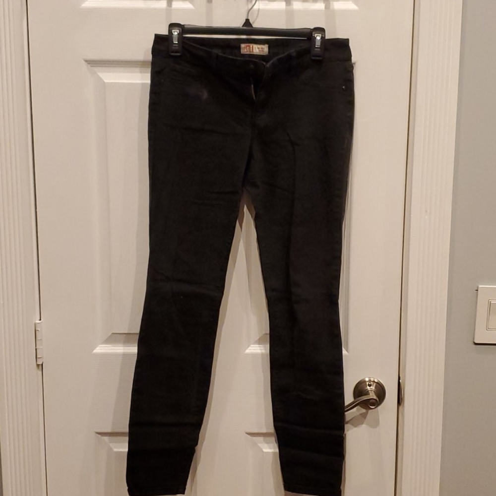 Lightly Worn Black Jeggings